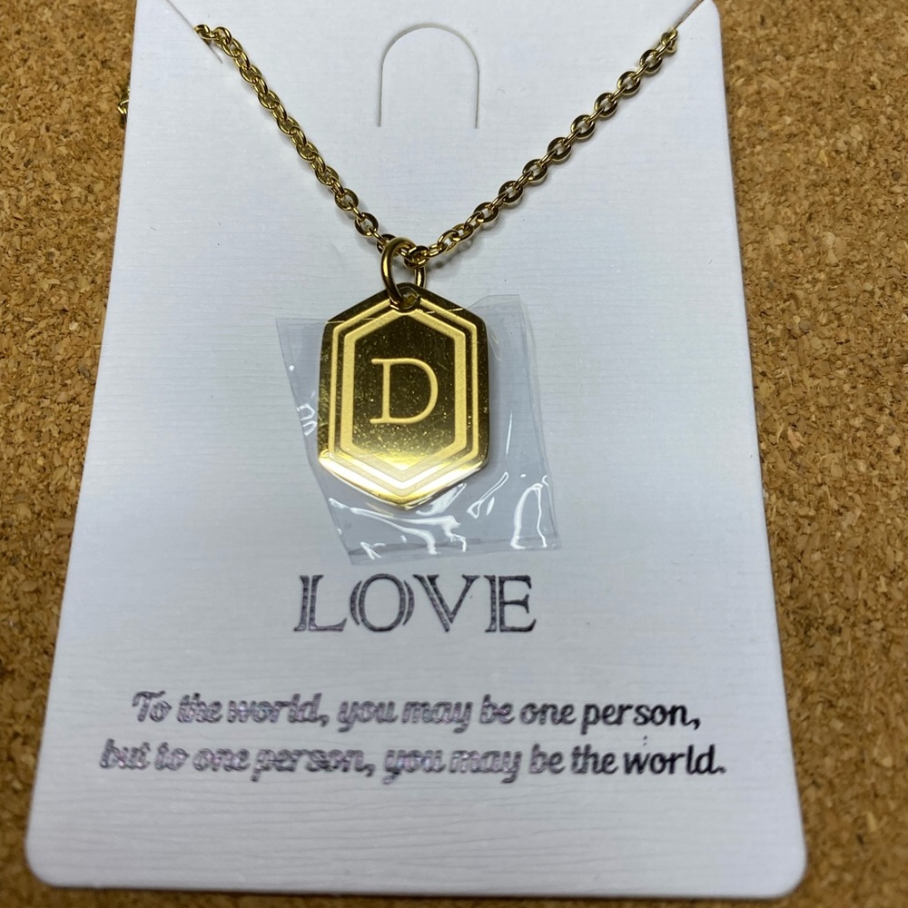 Necklace initial letter (D) and (My QueenI love You) color Gold